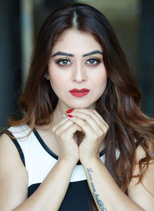 Actress Falaq Naaz Wiki, Biography, Age, Height, Weight, Family, and More